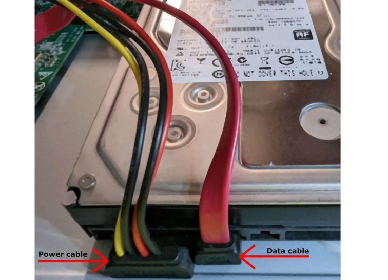 placing Sata Data and Power cables on the HDD